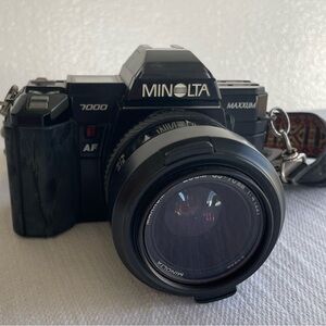 Minolta Maxxum 7000 35mm Camera w/ AF Lens 35-70 mm UNTESTED